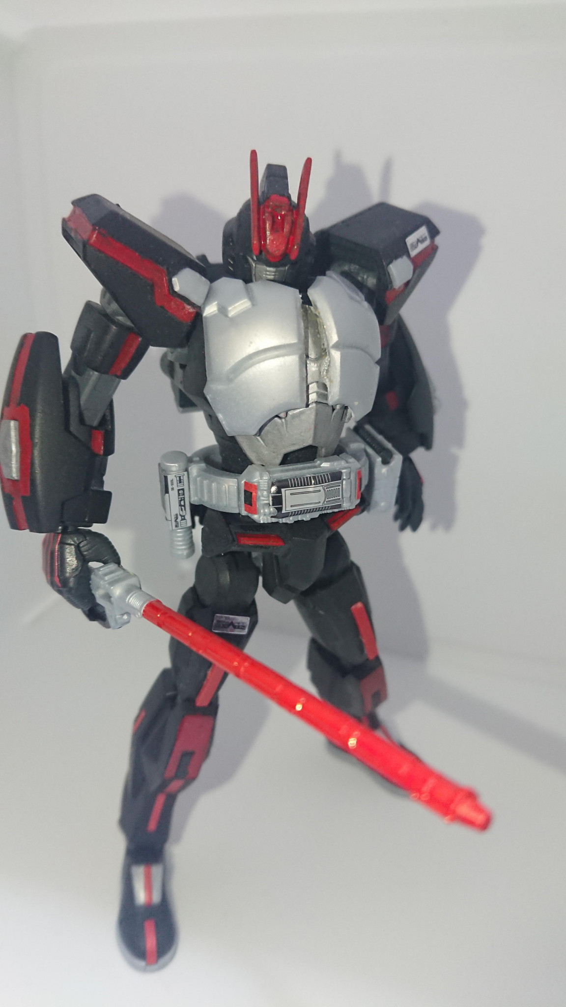 クリムゾンガンダム(仮面ライダーファイズ)｜ASさんのガンプラ作品