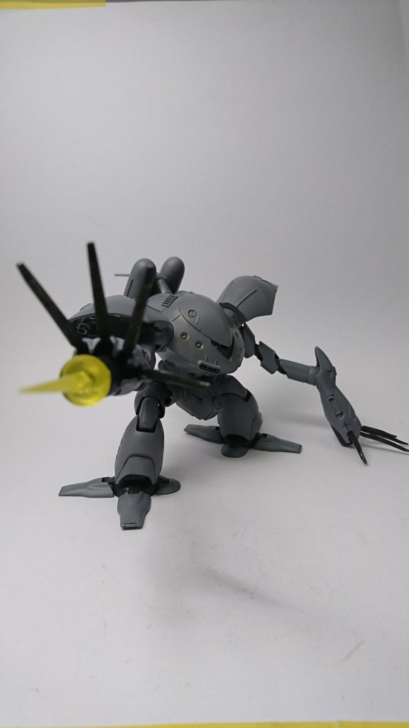 戦場の絆だと個人的に魚雷Aをよく使うのであまり思い入れのないビームカノン。
ジョーシンでヤケクソみたいな値段で売ってたビルダーズパーツのエフェクトをつけてみましたw
本来ハイゴッグのビームは確か青っぽいやつですが、黄色の方が何となくジオン感ある気がしますw