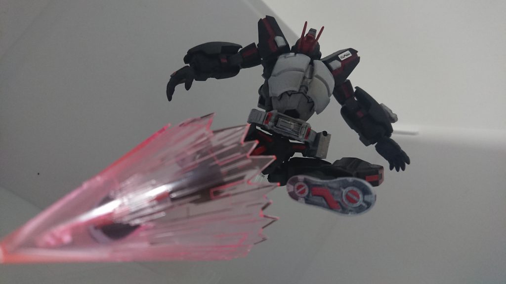 クリムゾンスマッシュ!!(ファイズポインターは足元に着けれる様に、1.5ミリのピンバイスで穴開けを…)