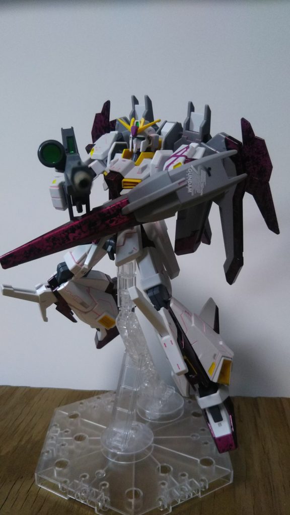 Zガンダムカッコいいけどポーズ決めようとすると左手決まらない問題。