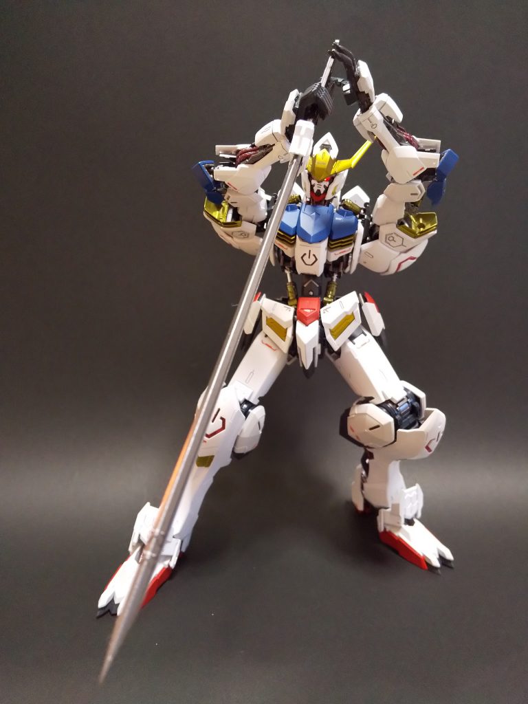 バルバトスの好きなポーズ。
太刀で一突き