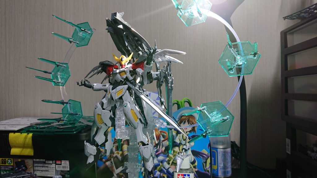 合体形態・モード『ヘルメース』
カドゥケウスに搭載されたシステムヘルメースを起動した状態。
何もない空間から無尽蔵に剣を産み出し射出する、殲滅形態。