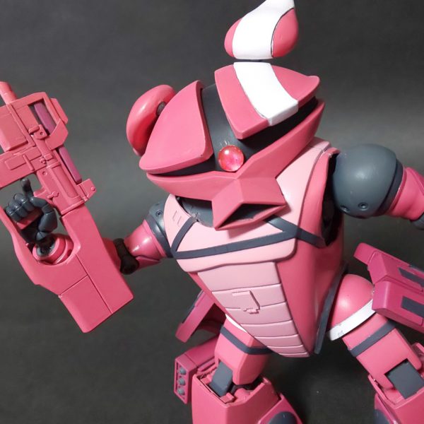 アッガイ(ピンクの悪魔)