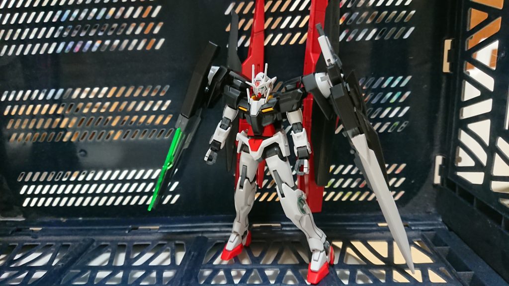 【ガンプラ概要】
新人アイドル「オイカワ・カグヤ」がGチューバーアイドルとして売り出すに至って用意された、プロビルダーの製作したガンプラ。
「ダブルオーガンダム」を母体に、「GNアーチャー」のGNコンデンサーを装備する等、火力に特化した改造が施されている。
プロの作品なだけに高い性能を誇るが、それ故に肝心のカグヤが使いこなせないという問題を抱えている。
また「強力な機体に強力な武装を付けただけ」というガンプラバトルの流儀に反する姿や、「00という字ががおっぱいに見える為に選ばれた」「Iという名前もカグヤのバストサイズから」という要素からも、本機は「愛のないガンプラ」と見なされる事もある。
が、カグヤ自体はこのガンプラに「アイくん」という愛称をつけて可愛がっている等、一概に「愛のない」とは言い切れない所もある。