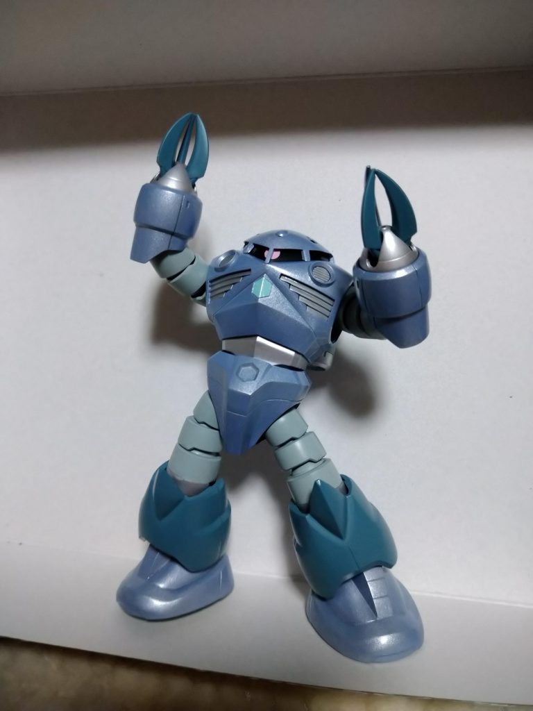 お腹を見せる謎ポーズ
意外と塗装が剥げない！