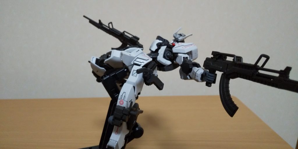 しかし・・・いや、シンプルで扱い易いからこそ、いろんな意味で荒業に近い動きが可能だったりする。(タクト曰く)