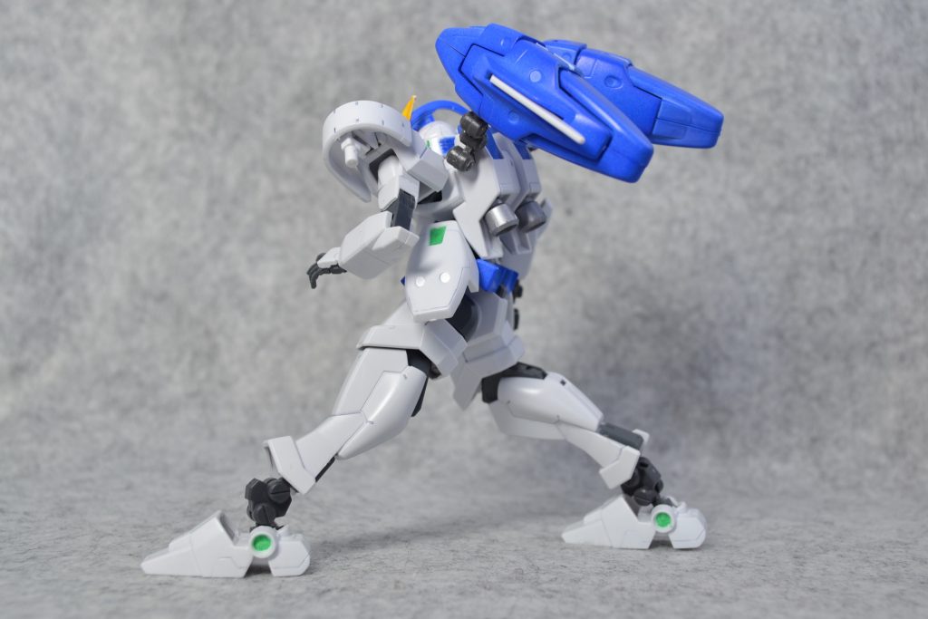 バックショット。
なぜこのポーズにしたのか覚えていません。おそらく足の長さアピール。