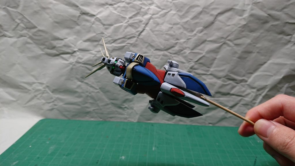 塗装作業中https://youtu.be/aZaC28j6pVIゴッドガンダムを作成している様子を動画にまとめているので良かったら見てみてください!