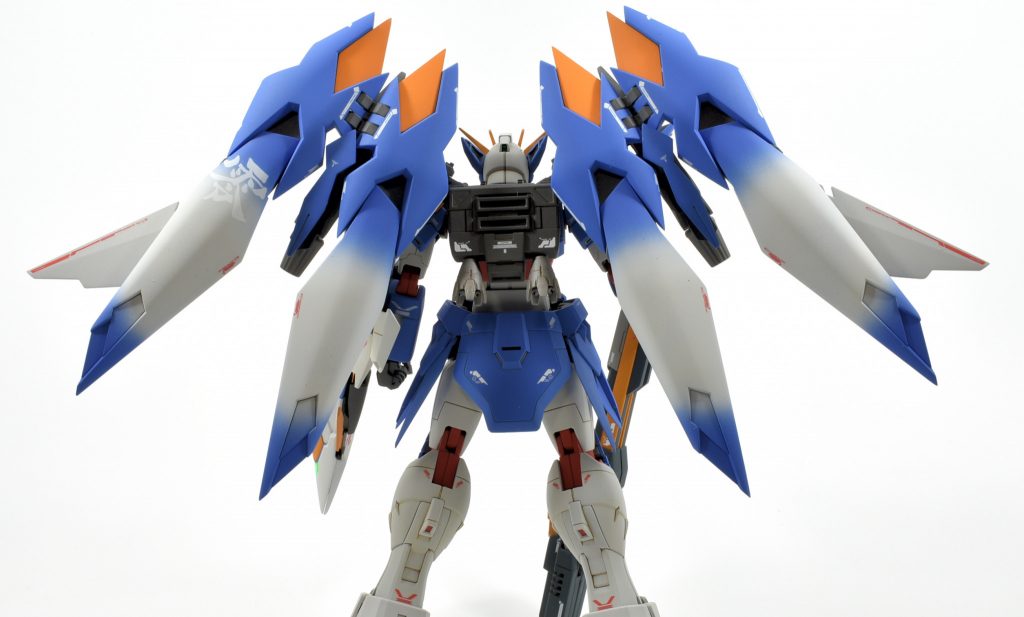 グラデーションに漢字デカール。