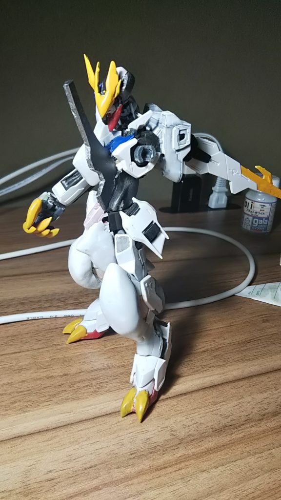 胴体のフレームも延長してやりました。このポーズ割とすきなので、何回も動画止めて見ながら作りました!