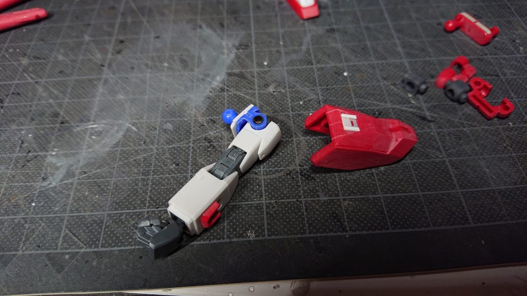 腕はこんな構成。
肩アーマーとはネオジムで接続してます。