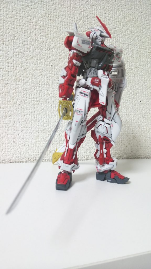 作品名も知らず、ただただ見た目だけで衝動買いしたお気に入りの1つです。