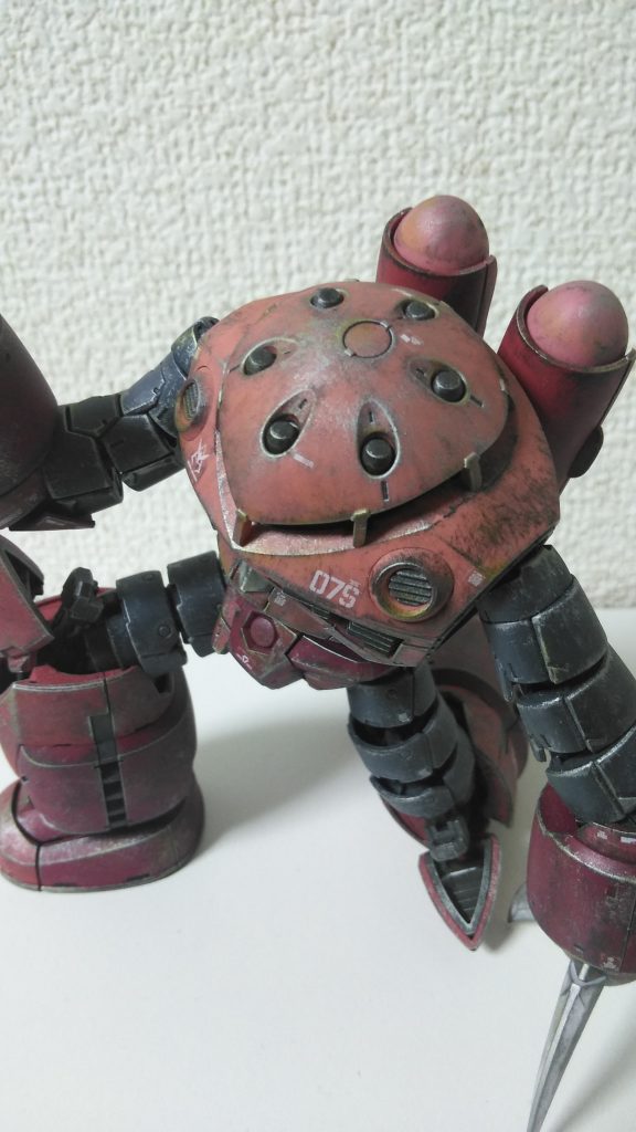 この時期ウェザリングに目覚めて、初めてのドライブラシをこいつでぶっつけ本番
特に頭部がお気に入りです