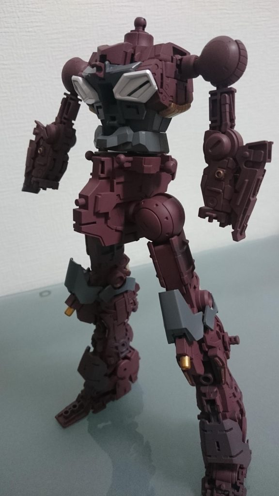 フレームをメカサフヘビーから変えたくて、こんな色にしてみました。オキサイドレッドですが、もう少しオレンジが強い色にしたかったです。