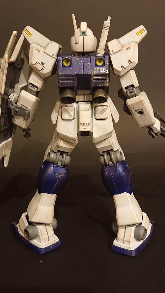 バックパックの汚しが雑になってしまいました。