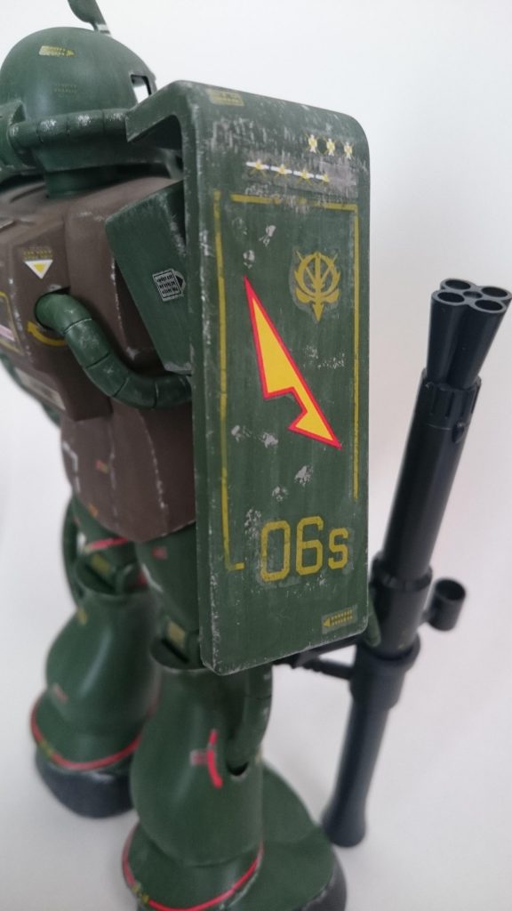 ver.kaを3体作り、デカール貼りが上手くなったかと思いましたが、勘違いでした。「貴様の実力ではない、そのデカールの性能のお陰だと言うことを忘れるな!」な感じです。セッター、ソフター使っても、どうにも出来ませんでしたww