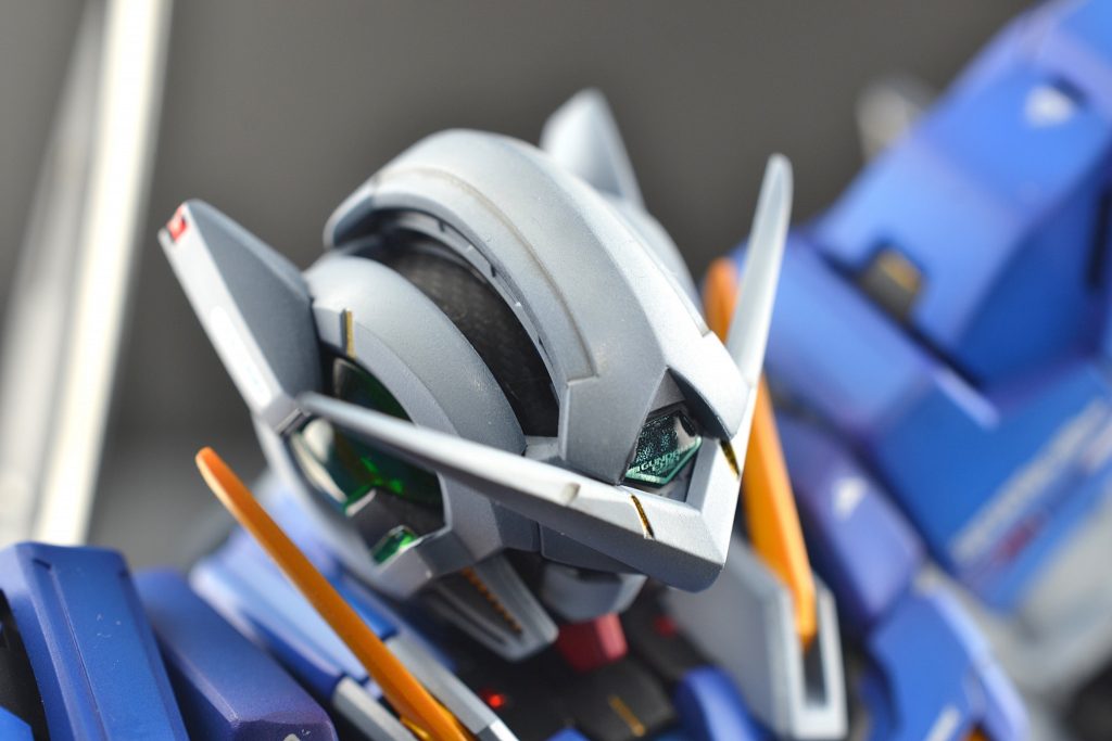 頭部の内部にカーボン調デカールを貼ってみました