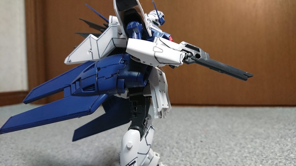 全身のモールドが細かくスミ入れが大変でした