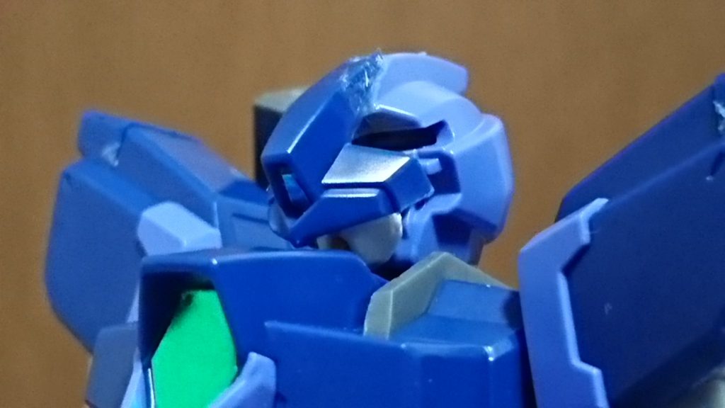 まずバイザーを下げました
ここはデュナメスモチーフ