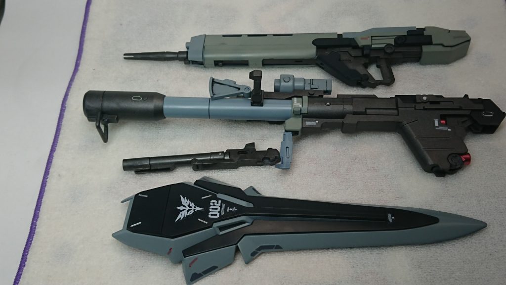 装備も少し色をアレンジ。バーズカのバレルのグレーは少し失敗した様な気が。