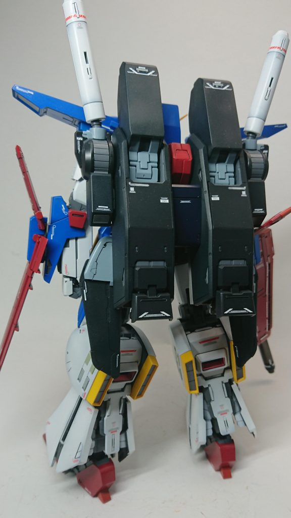 デカールも説明書の指定通りに貼り付けて追加もしていません。