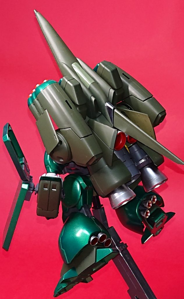 バックショットです。パイプを黄色に塗ったり、バーニアなども塗ったのですがあまり目立たないかも(^^;