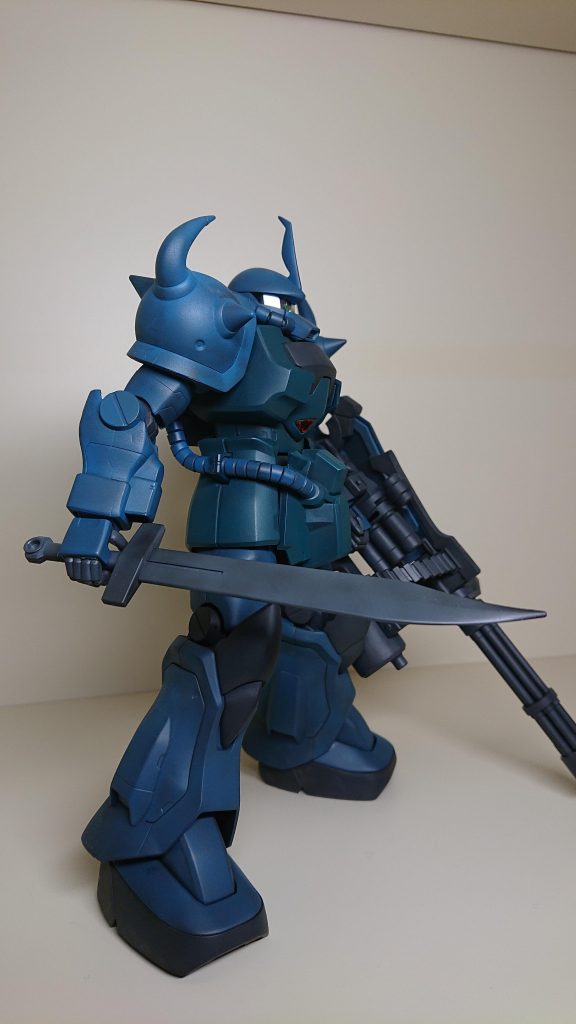 グフカスタムは重厚感を出したくて、黒サフ→各塗装→ウェザリングマスターです。