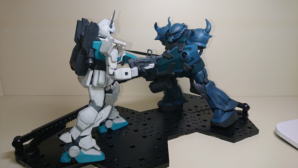 第08MS小隊からEz8とグフカスタムを製作しました。
熱い男達の一騎討ちを再現できてますでしょうか??