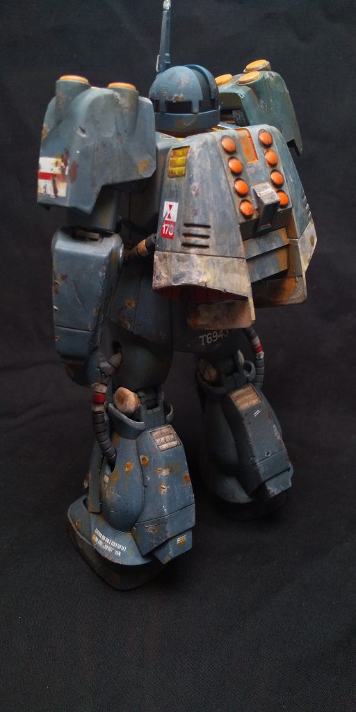 バックパックはクリアコートを吹いたと思ったらオレンジをスプレーしてしまいましたが、急いで吹いたらいい感じに腐った感じになったので良かったなと思います。