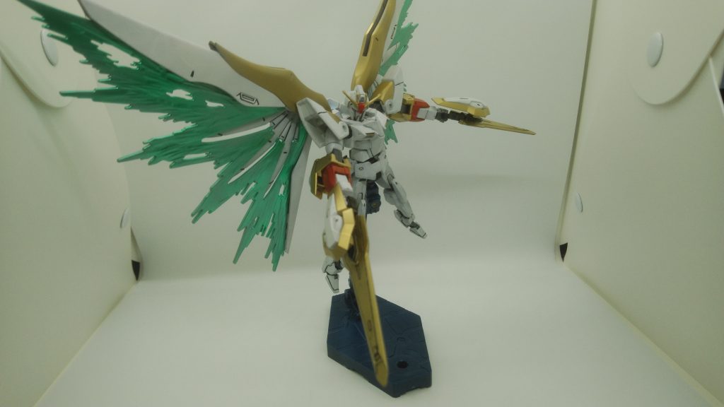 正面(突きポーズ)