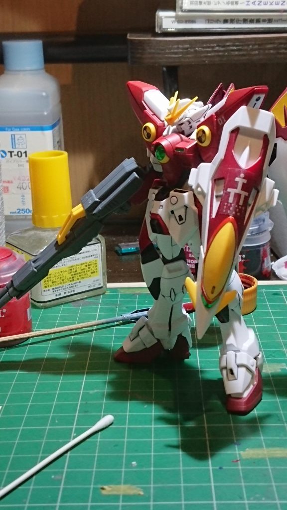 シールドを着けるとその都度塗装が剥げるので持たせない方がいいか思いました。