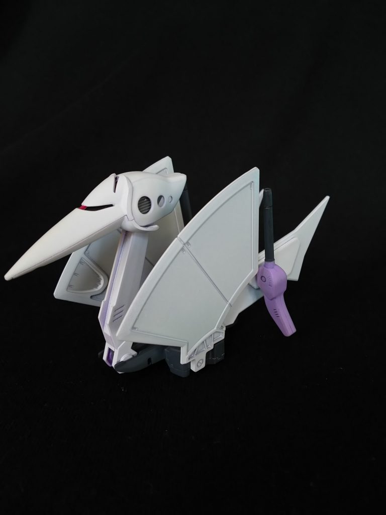 ハンブラビスワンは偵察時は水上を移動することも可能。その姿はまさしく白鳥のごとし