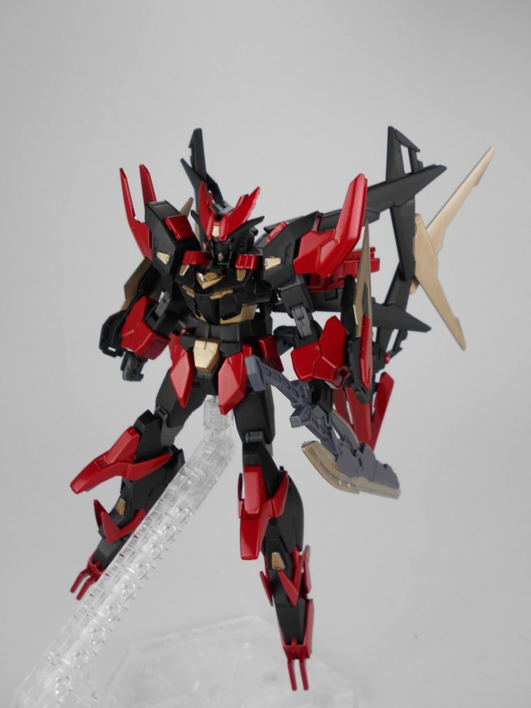 PKMS-GS-14-MR マレターガンダム。
マーズフォーガンダムとAGE2マグナムSVをミキシングしました。
名前のマレターはドイツ語で「火星」と「救世主」の造語です。