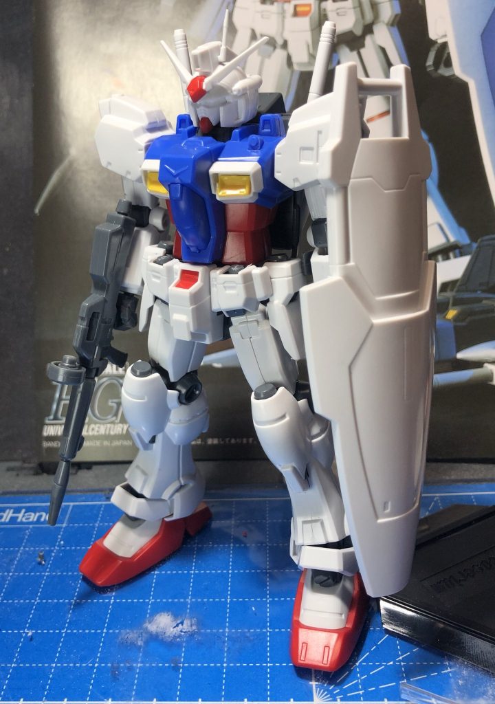 パチ組みのすがた。最近の超絶可動モデルも良いのですが、HGUC初期のこのカッチリした出来が好きです。