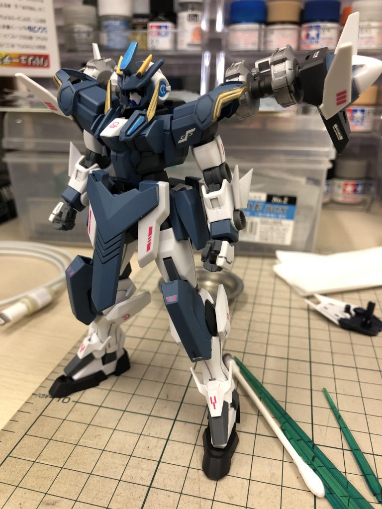 さらにトップコートを吹いてみました。デカールもトップコートも初めての試みでした。作品の質感が一気にランクアップしますね。めちゃくちゃビックリしました。