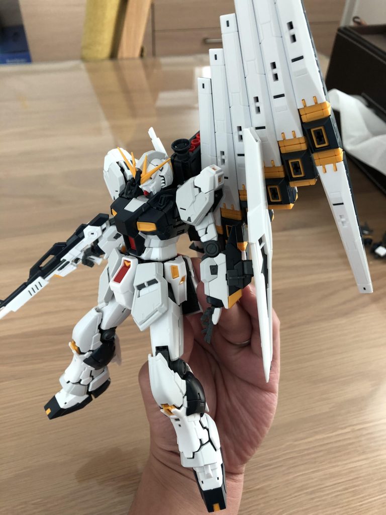 素組状態。
この状態でも恐ろしくカッコいい。
最近のRG すごすぎです。