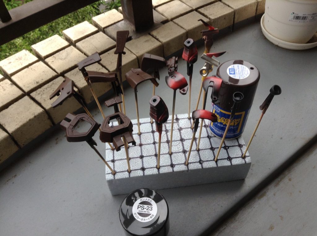 Mr. Colorスプレーで塗装