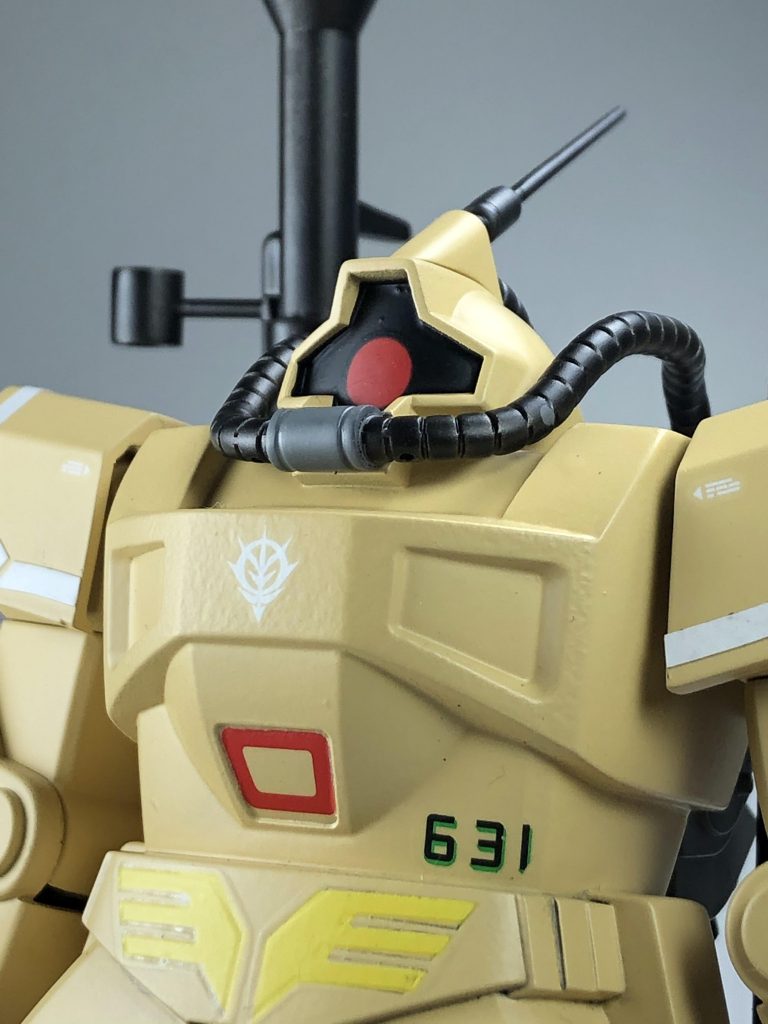 見下したようにしたかったのでデカールを若干下に貼りました