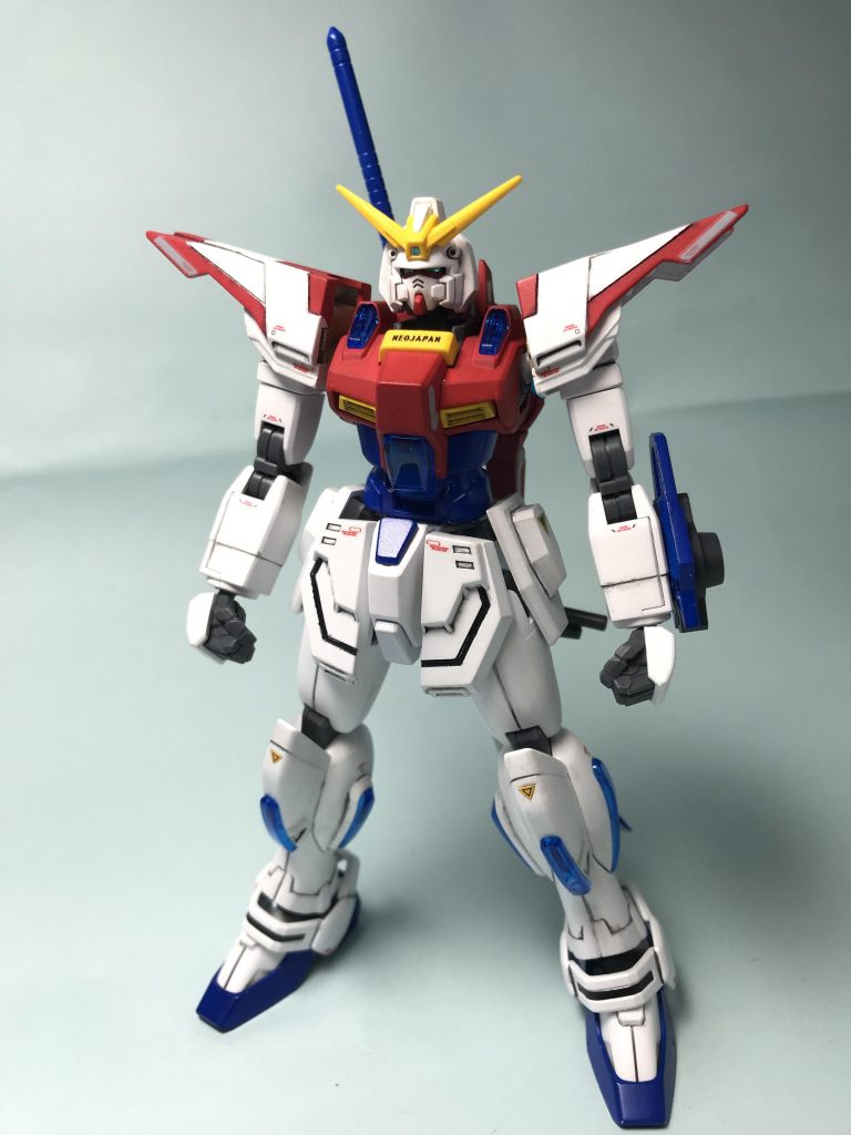 肩パーツ、シールド、ビームボウ、フロント・サイドアーマーをライジングガンダムから。