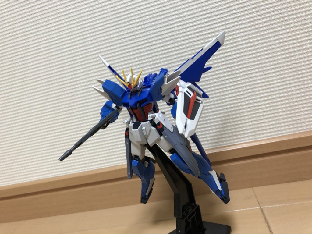 GAT-X105/Prototype
ガンダム・ウィングアタッカー
ガンダム・コアストライカーの換装仕様。追加装甲はPS装甲ではない。
フリーダムガンダムに近いシルエットになっている。バックパックはHGBF製だが、ビーム砲のスイング時にレールガンと被ってしまうため同時使用ができない。