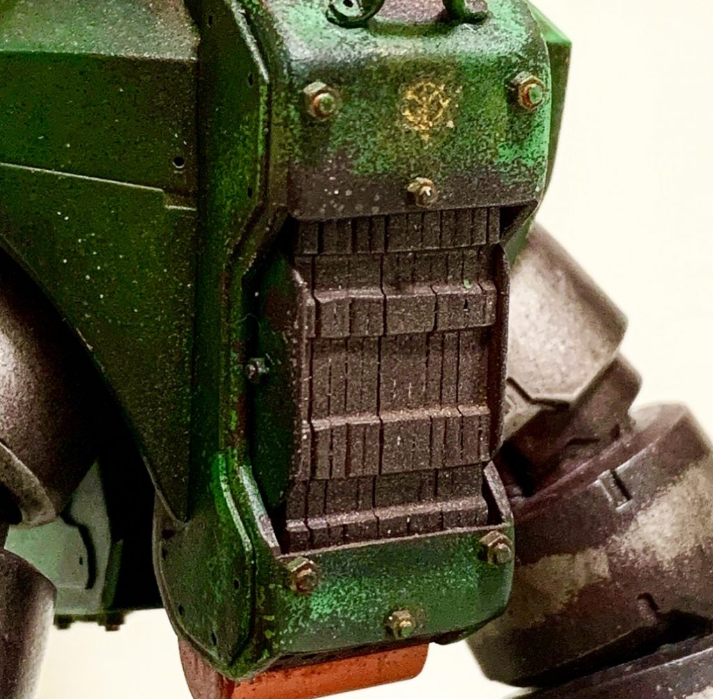 腰のヒートシンクをスクラッチ