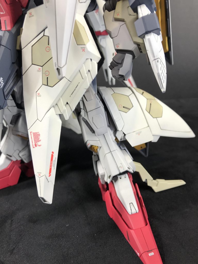 デカールもこまめに配置してみました。