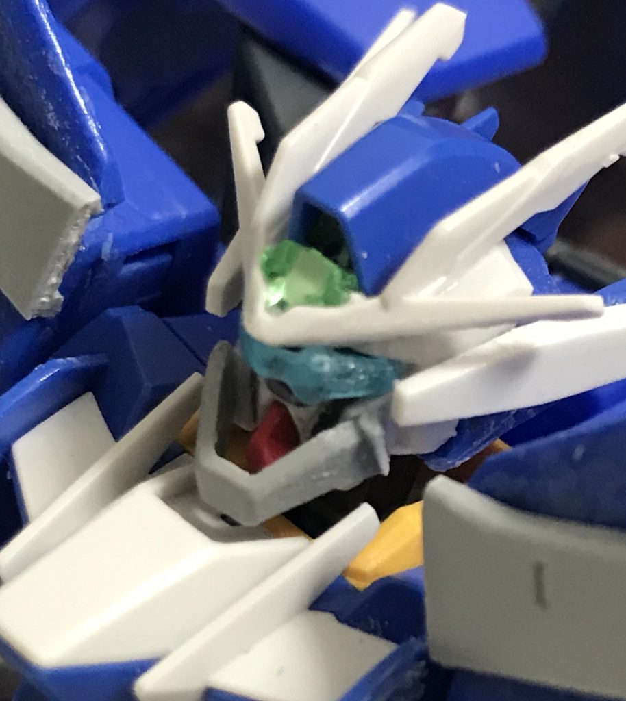 頭部の改造に着手しました。今回はかなり挑戦した方だと思います