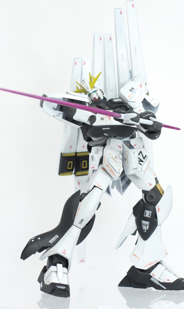 原作宜しくサーベルの両手持ちショット