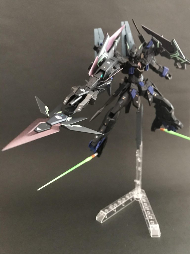 シールドはライフルと合体してボウガンになります。
なんかめっちゃ貫くんです。