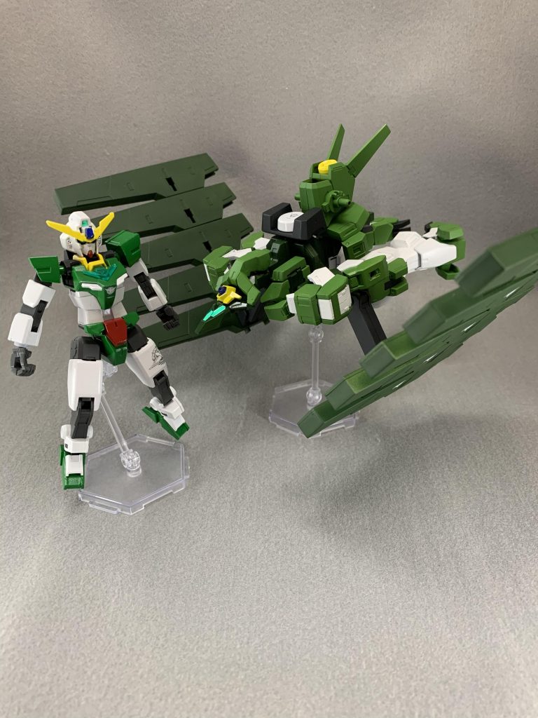 分かりづらいかも?ですが、コアガンダムとアーマーの緑は、地味に3色で使い分けています。