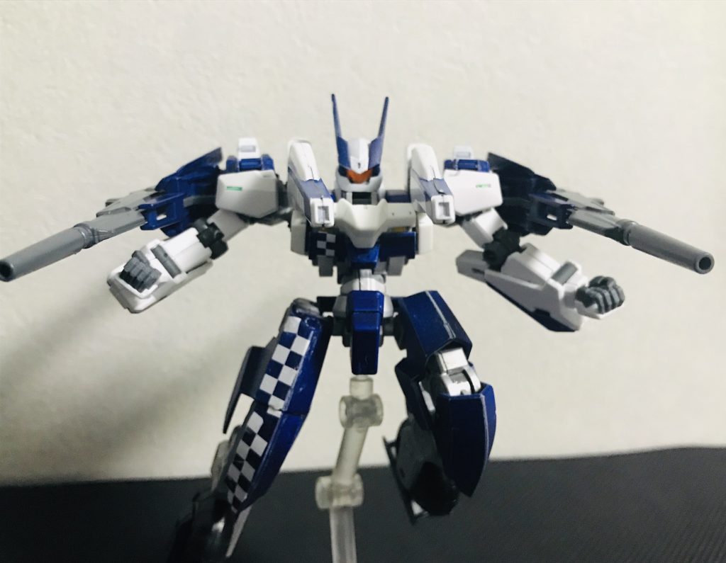 武装を新造する事により弱点であった火力も大幅に上昇。
シールドバインダービームライフルとヴェスバーは個別での使用以外にもフルバーストする事でより高火力を得る事に成功。
逆に前回の装備のビームガトリングのように高速連射や牽制にはやや不向きなので、より相手との距離を考えての戦闘をする必要になった。
(と言う事にしておいてください)