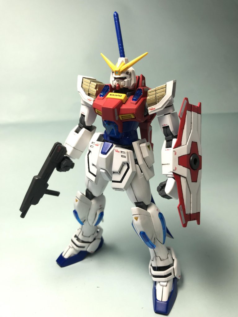 ライフルをマシンガン風に改造、薙刀はSDの武者ガンダムから。
肩の接続部分は旧キットのストライクガンダムから。