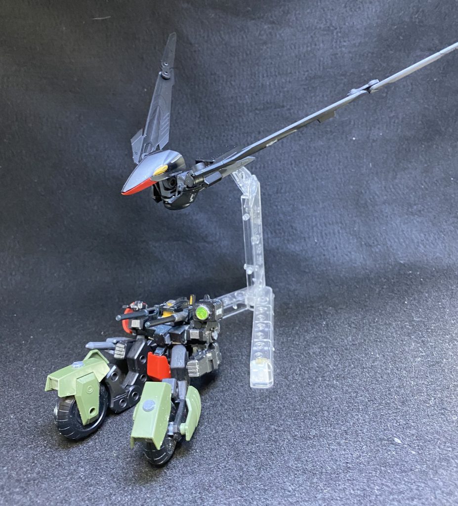 ミラージュバードは展開するとこんな感じ。
上空で索敵して、敵を探知する。
ミラージュコロイドも一時的に使用可能。