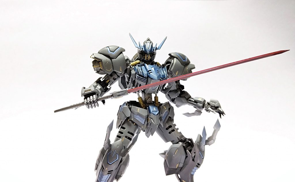 フレームが本体なので一部装甲には軽量化のため肉抜きしてみました。